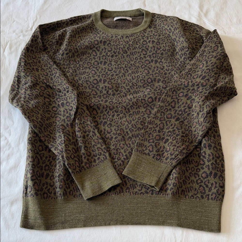 J. Crew Wallace & Barnes Men's Olive Leopard Print Crewneck Sweater